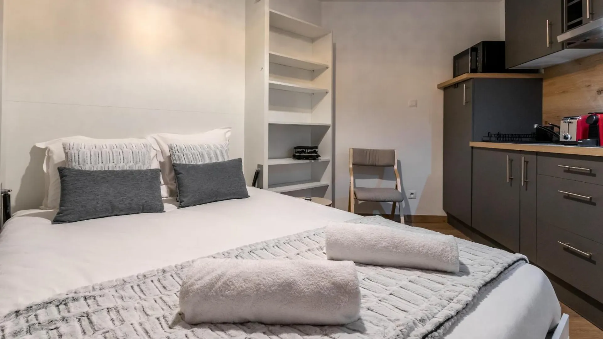 Apartment Lachenal - Centre - Navette De Ski - Balcon Chamonix